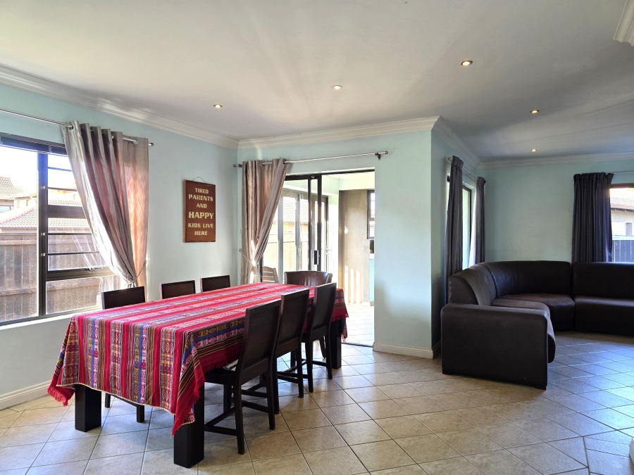 3 Bedroom Property for Sale in Wavecrest Eastern Cape